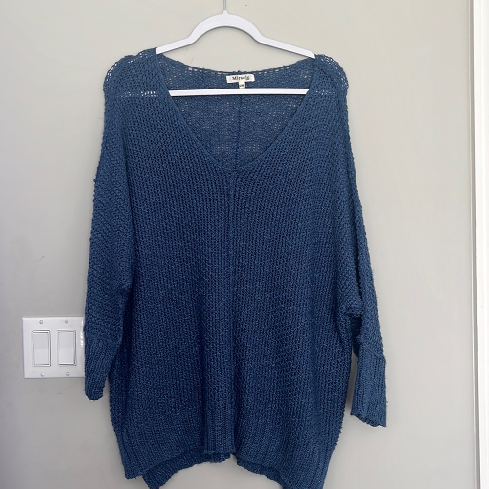 Loose knitted off-shoulder, blue sweater
